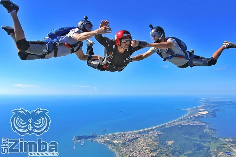 Salto do Curso de Paraquedismo AFF